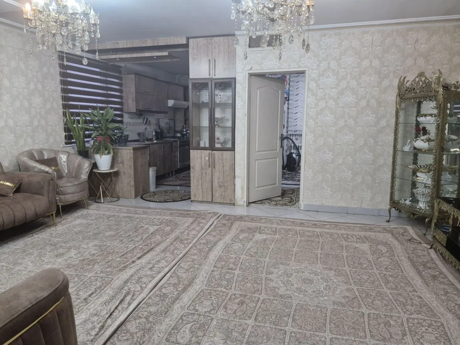ملک فروشی