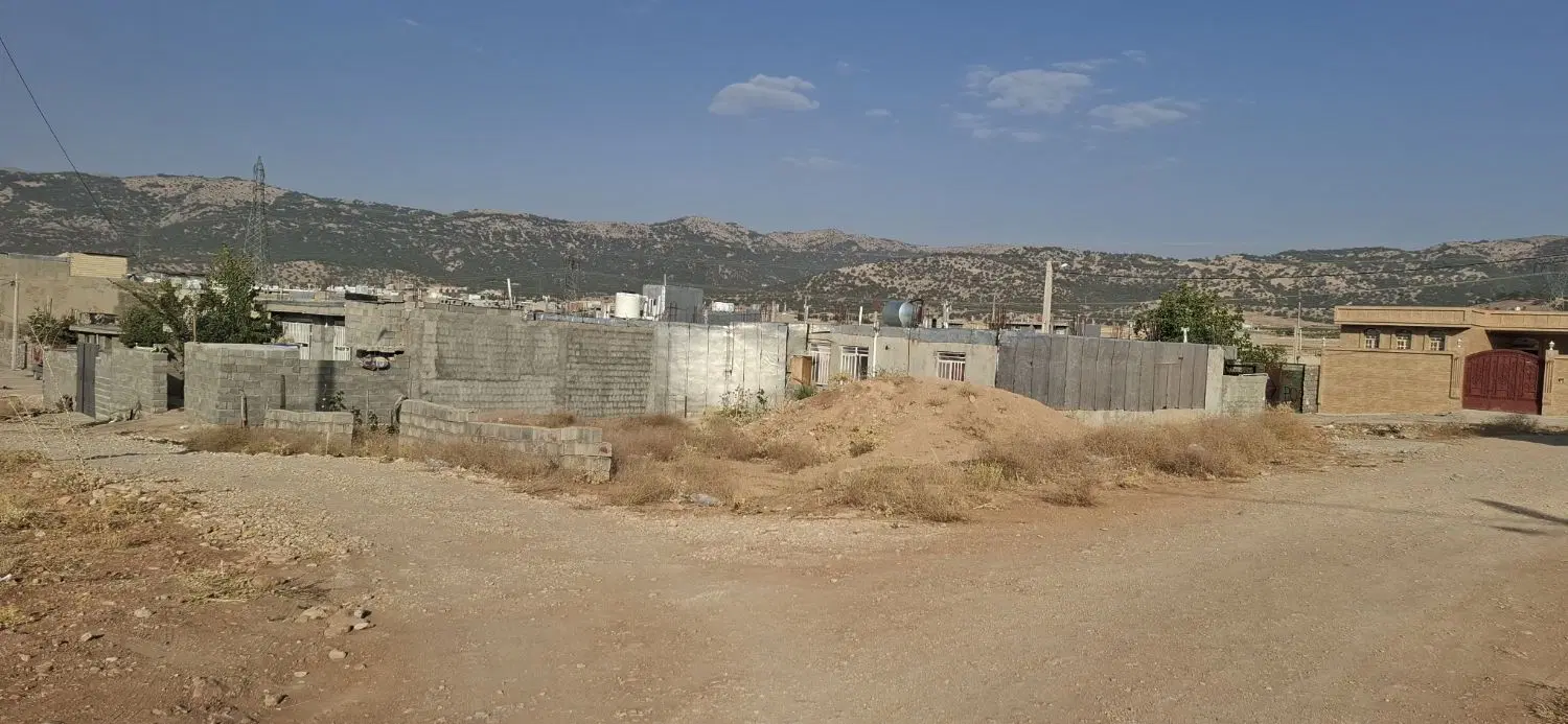 زمین سند دار دو نبش  220 متر