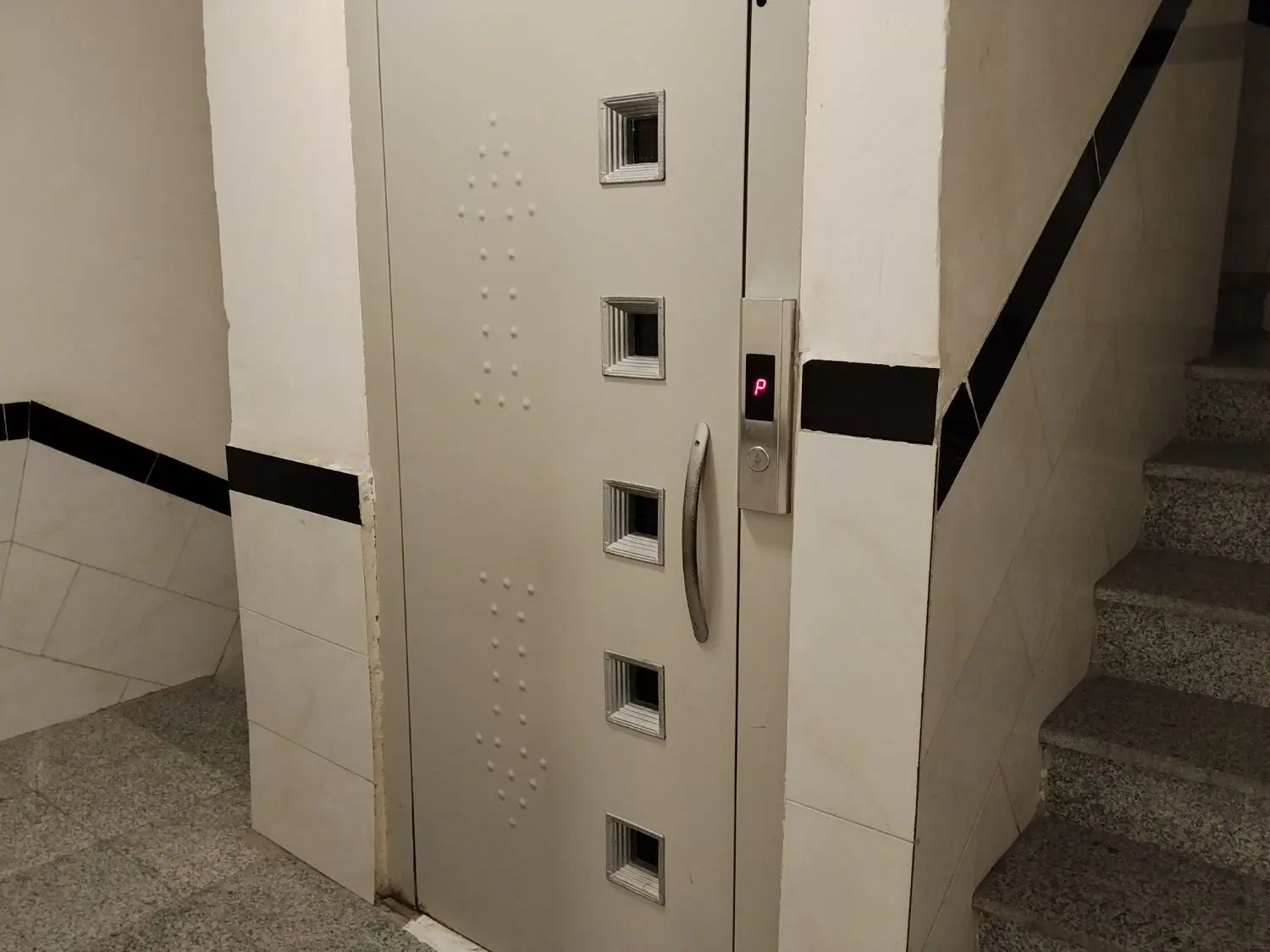 خانه 161متری تک واحدی سنددار