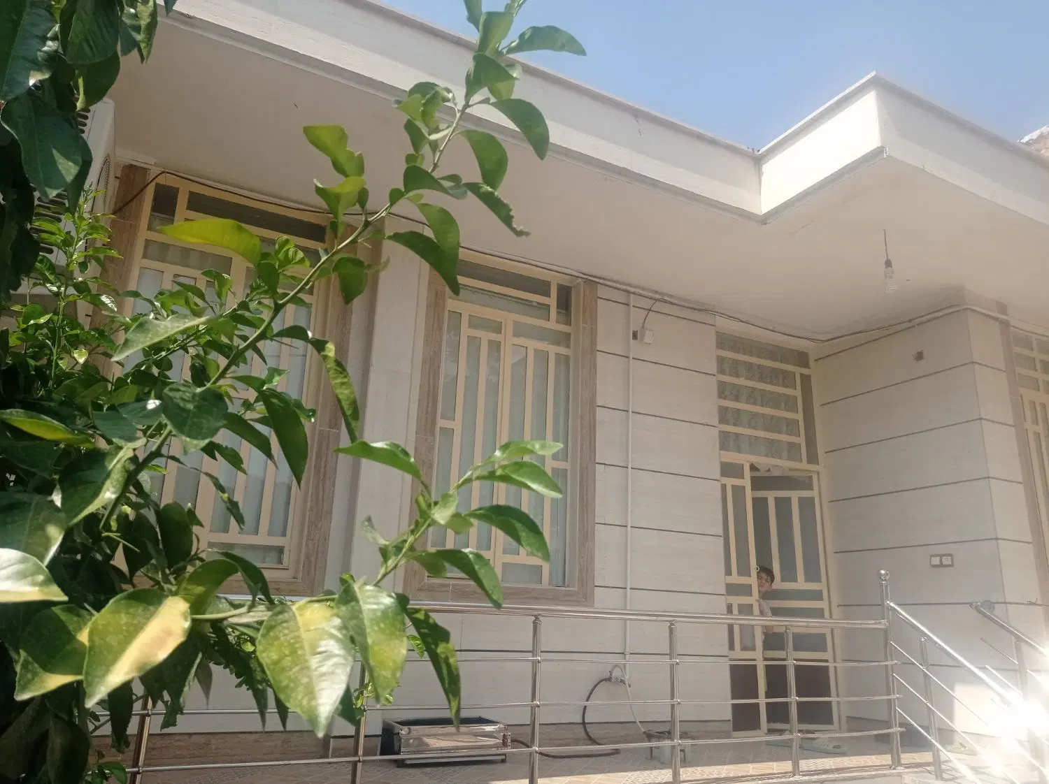 ویلایی جنب هنرستان ولیعصر زاگرس۲۳۰متر