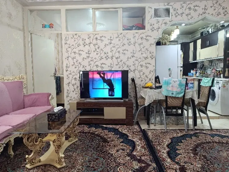 واحد ۵۰ متری پارکینگ دار