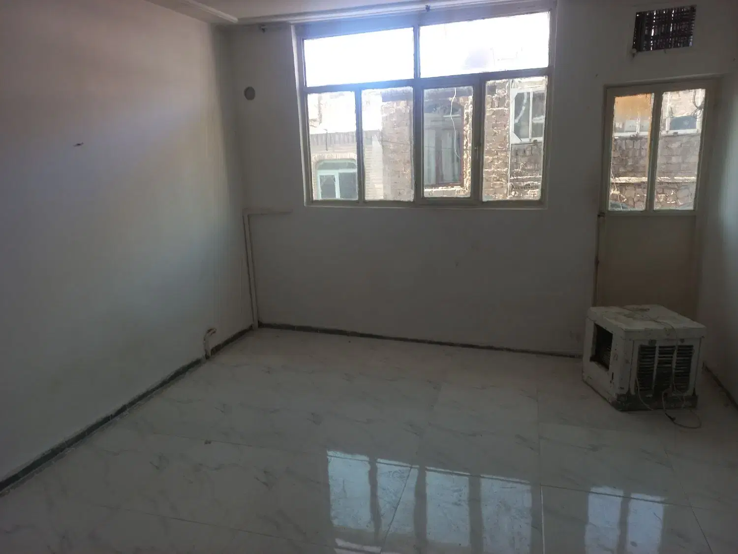 آپارتمان ۵۵ سرآسیاب تک واحدی