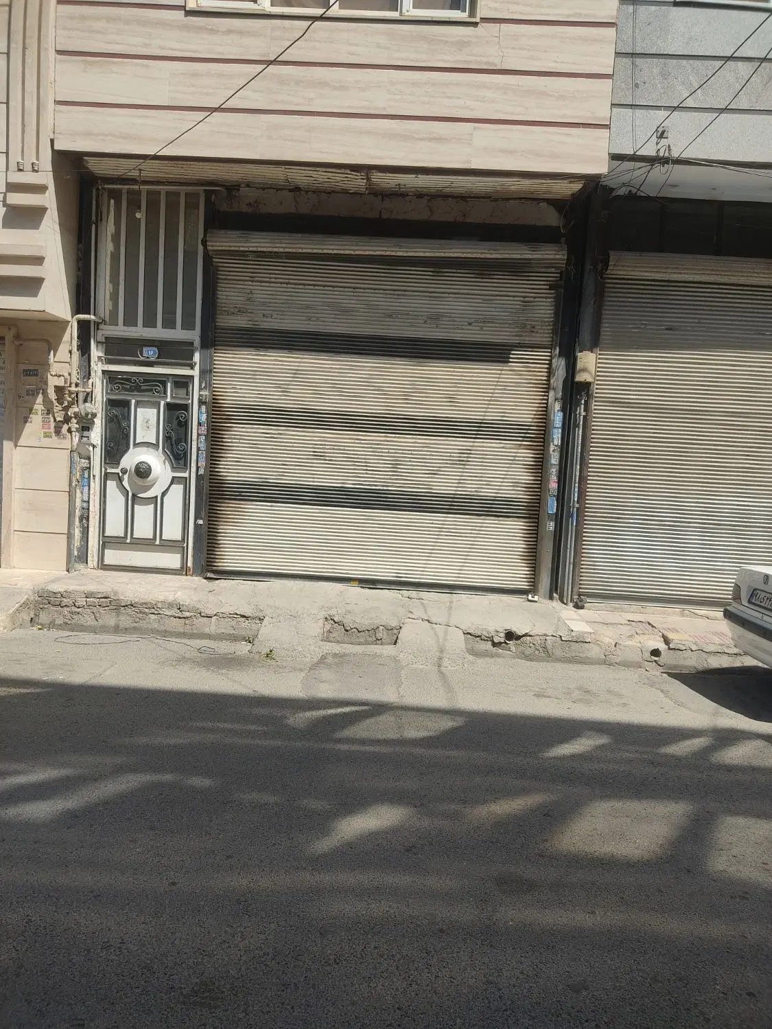 یک باب مغازه ۵۵ متری ،دارای آب ،برق و گاز مستقل
