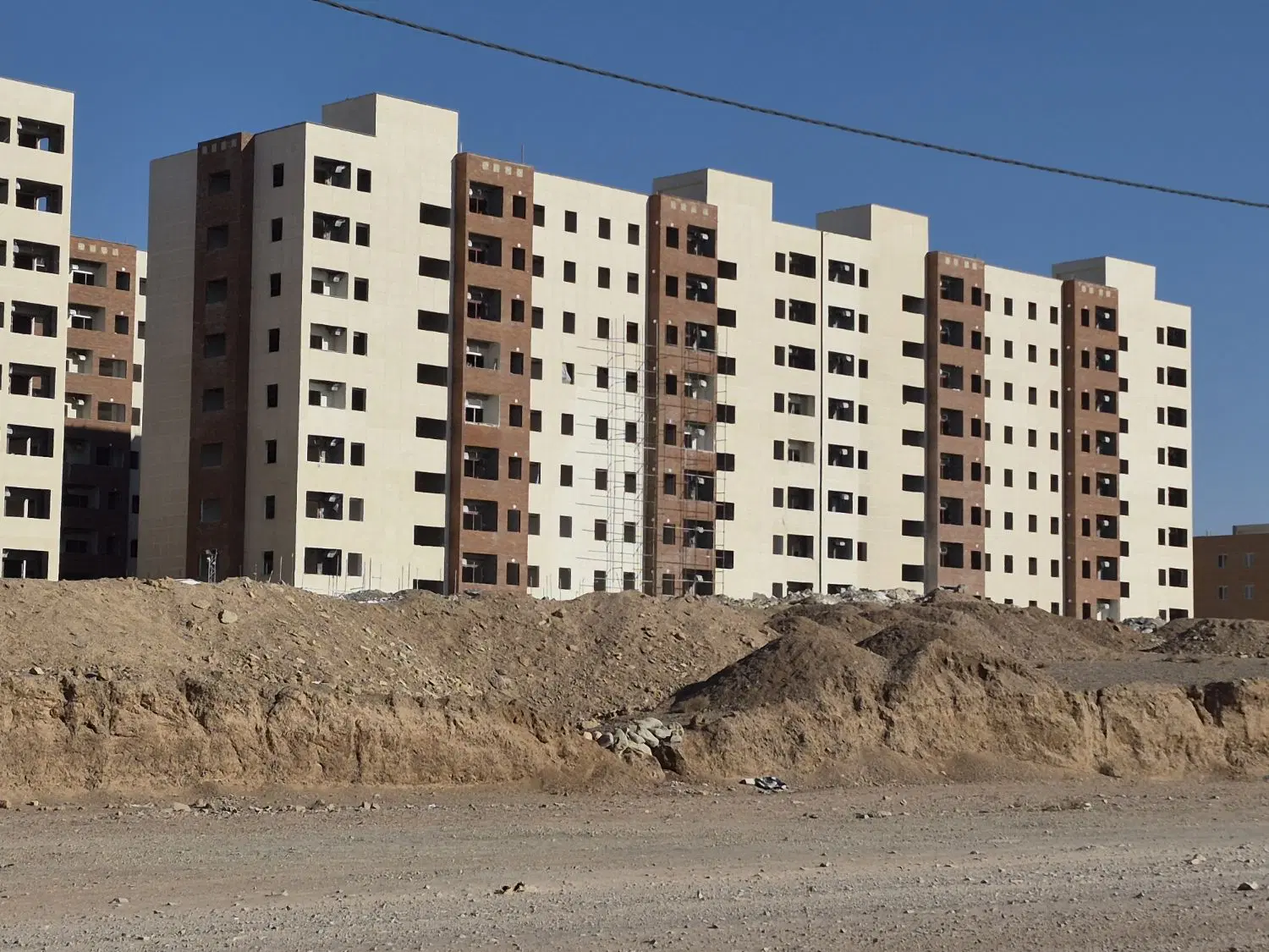 آپارتمان فاز ۷ سه خوابه _ پارکینگ انباری دار