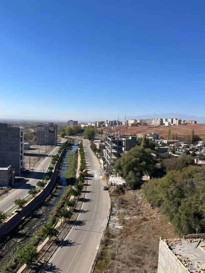 فروش واحد ۱۱۰ متری بر خیابان ساحلی نمین