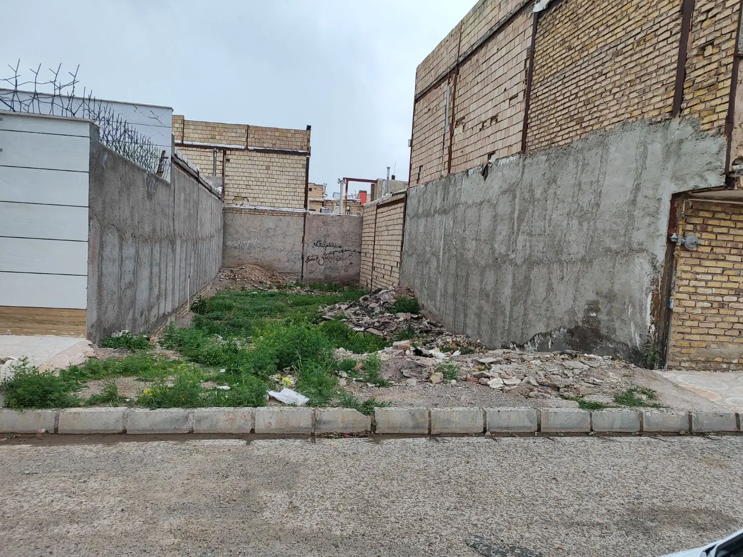 زمین ناصر آباد
