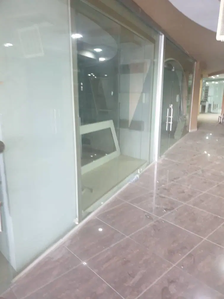 مغازه فروشی