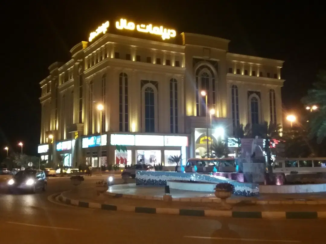 فروش غرفه ۲۲ متری همکف دیپلمات مال
