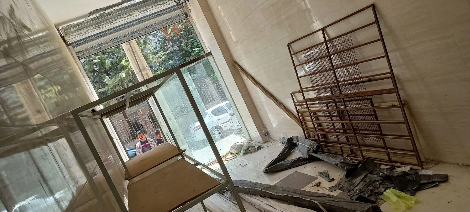 مغازه تجاری نبش خیابان