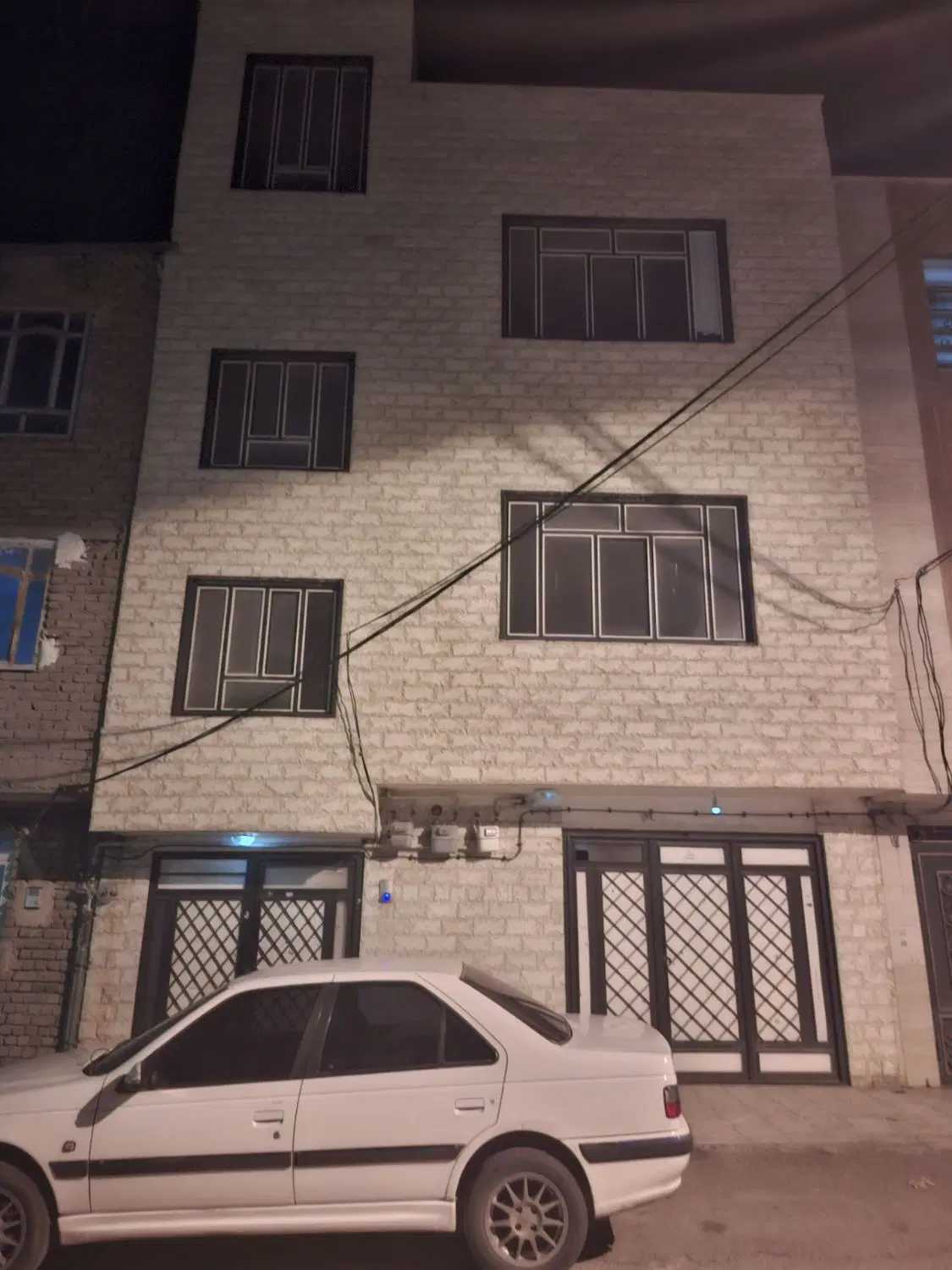 فروش ساختمان دو طبقه روی پیلوت،املاک سرای عیاران
