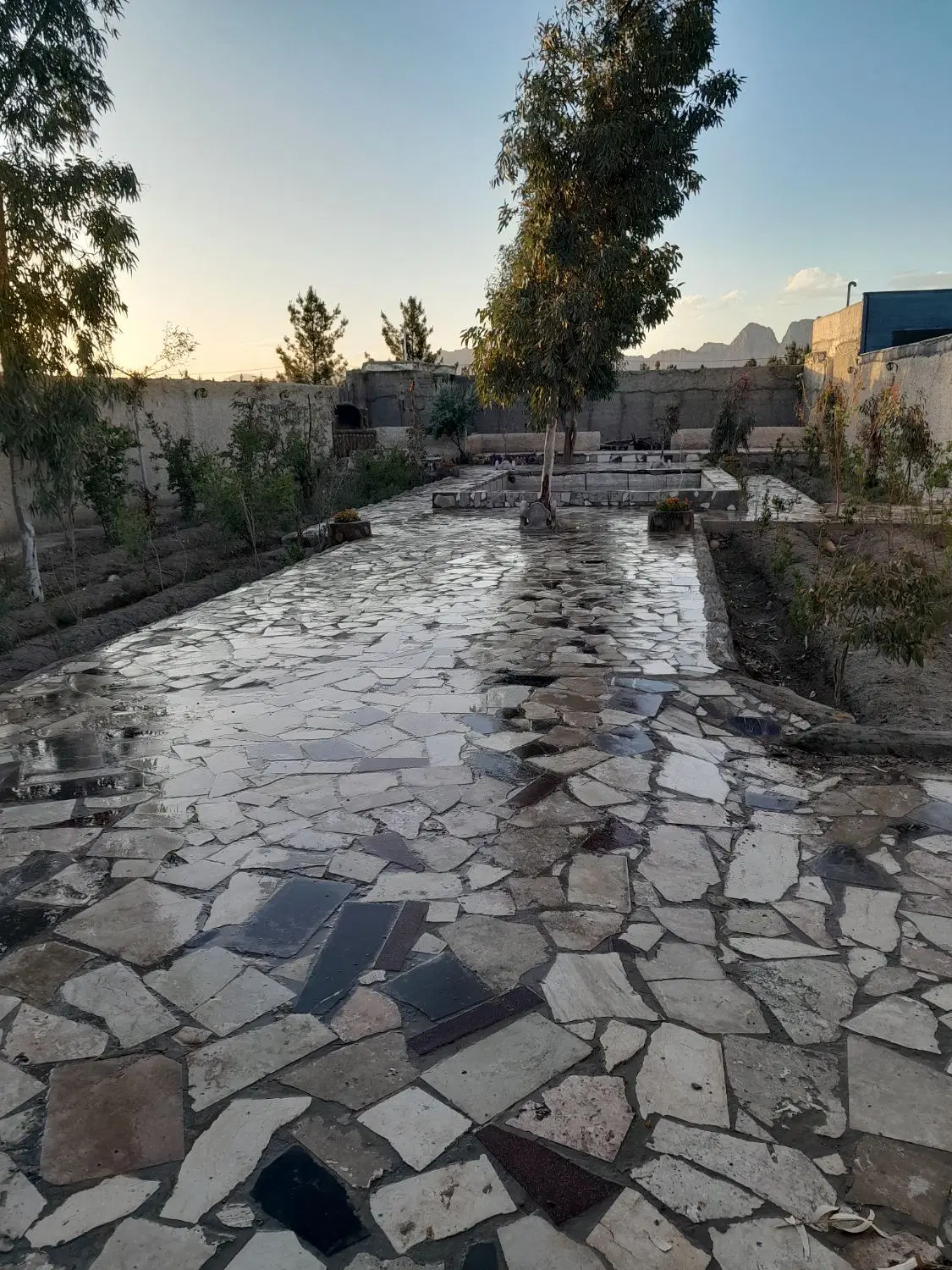 باغ چهار دیواری دشت سبز مهیار