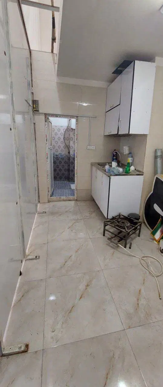 مغازه ۷۰ متری دارای آب و برق و گاز و سرویس