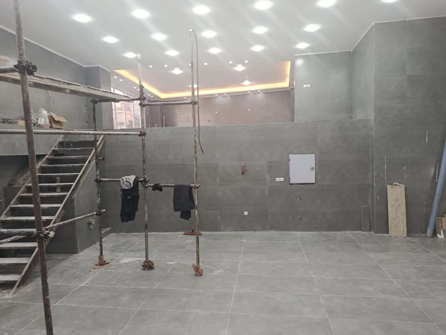 مغازه ۱۶۰ متری بلوار فارابی