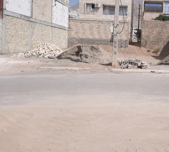 زمین ۱۸۰ متری پاسداران