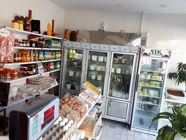 مغازه شیک و نقلی