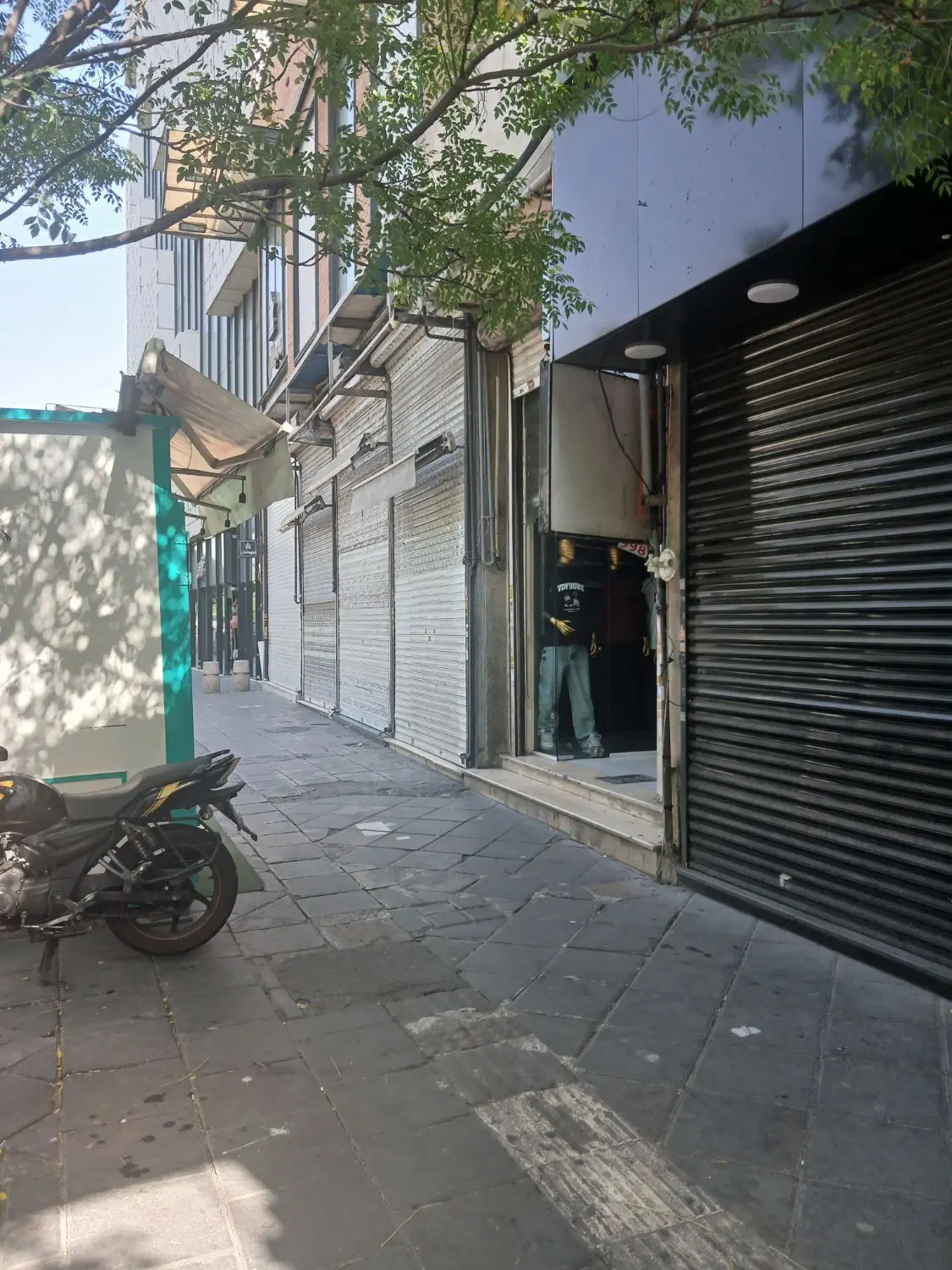 مغازه تجاری ۳۰ متری