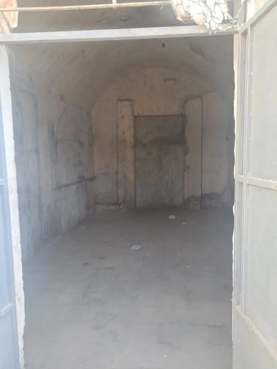 یک باب سالن ۵۵ متری داخل گاراژ