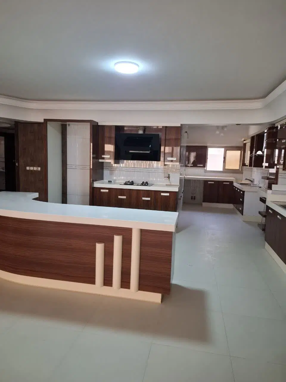 آپارتمان ۱۷۰ متری_۳خواب_چهارباغ بالا