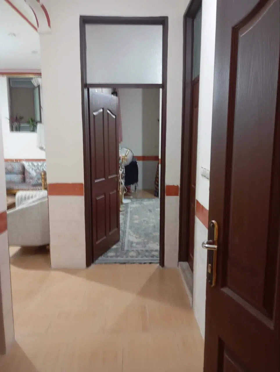 صد متری بلوار دانشگاه طبقه اول