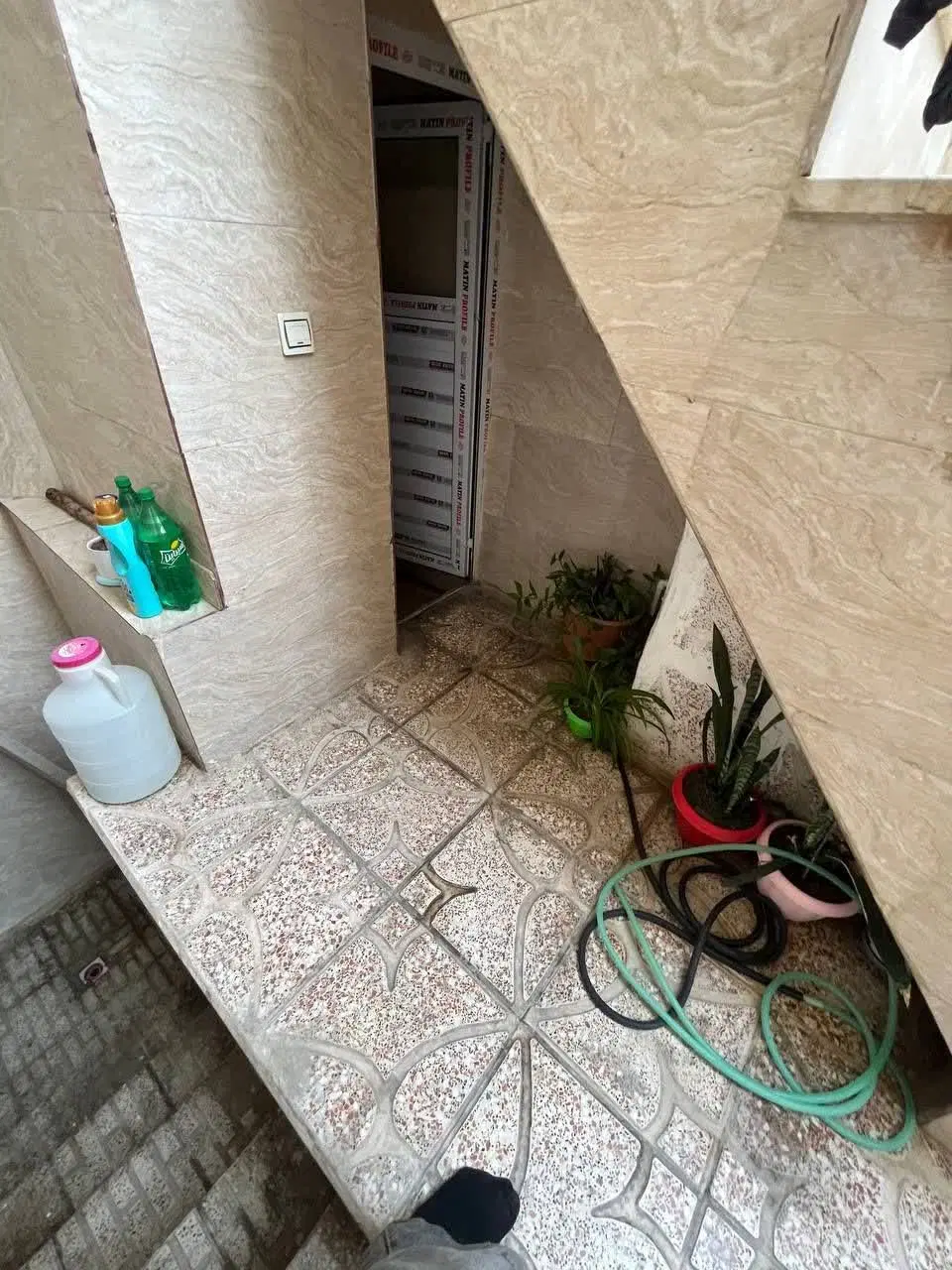 رهن ۲طبقه خانه ویلایی  ۶۵متر هر طبقه بزرگ روبع نما