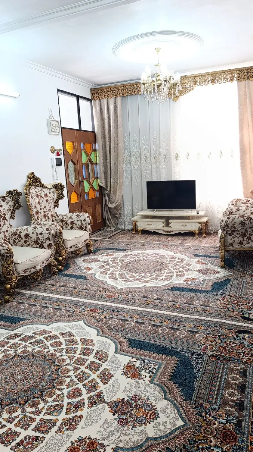 فروش منزل مسکونی دو طبقه در بهترین جایه شهر