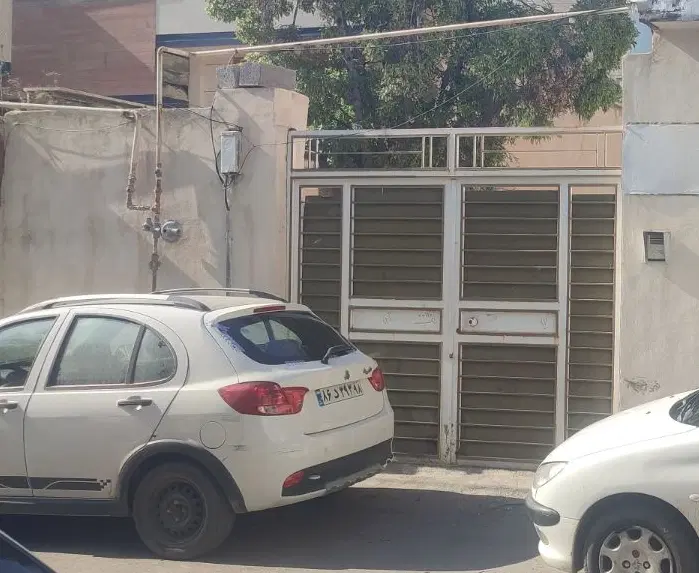 ۲۲۰ متر کلنگی پشت بیمارستان امام