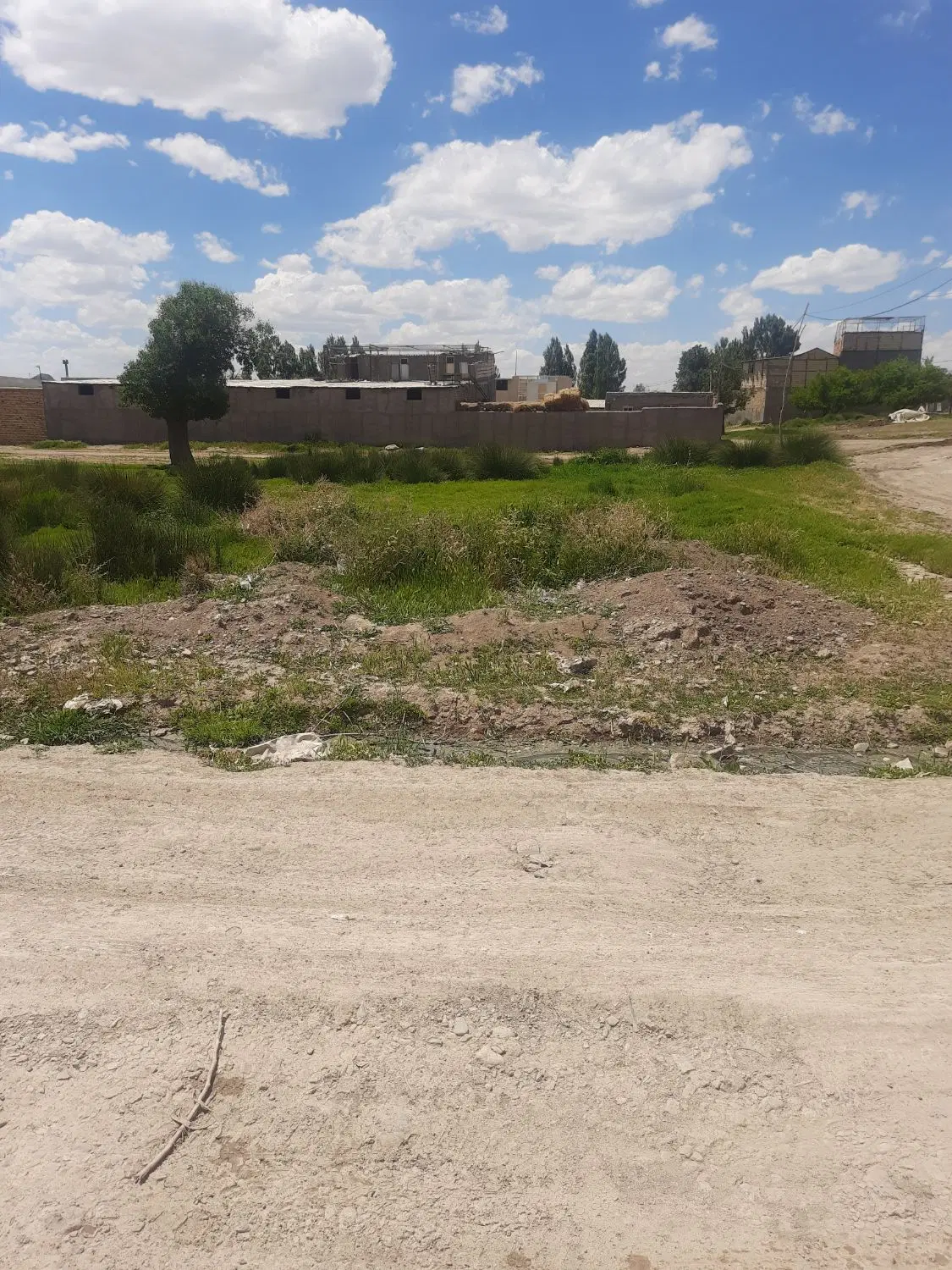 زمین دیزج اباد داخل محدوده