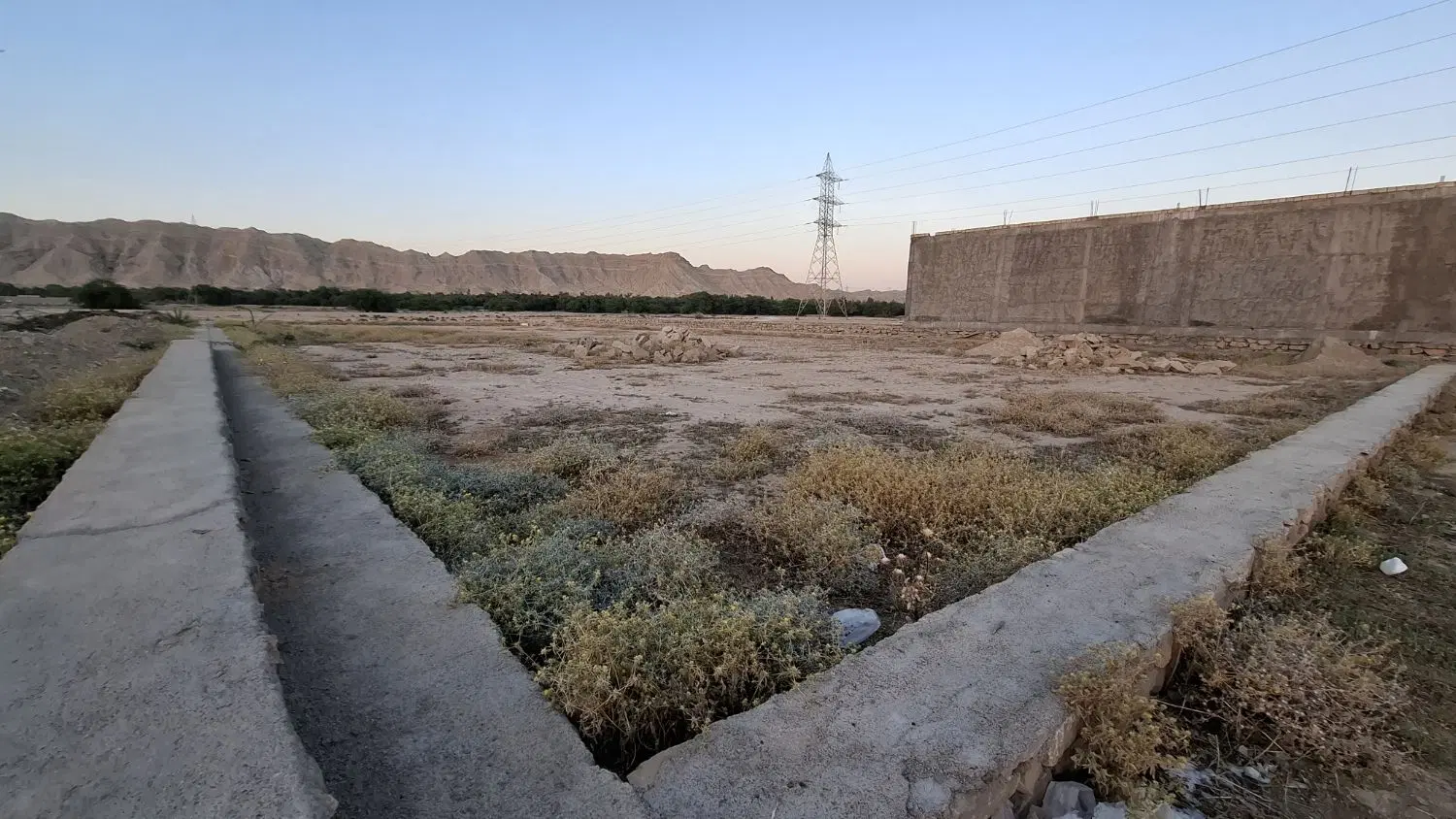 زمین ۱۸۰۰ متری سنددار