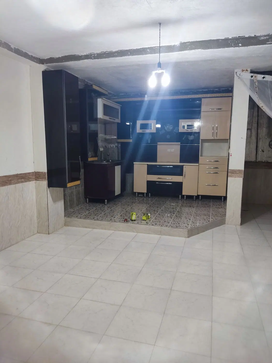 یا باب منزل در شهر گناوه اجاره داده میشود