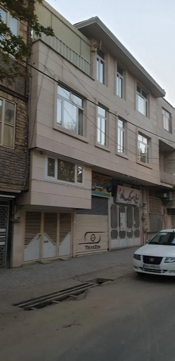 آپارتمان ۸۰ متری مرکز شهر بر خیابان