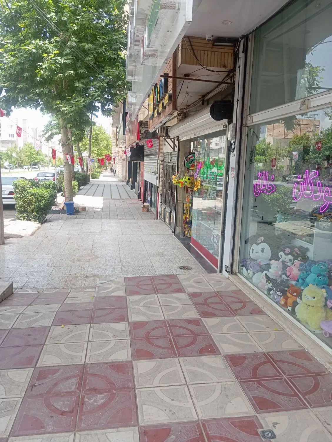 سه دربند مغازه تجاری در مشکینی