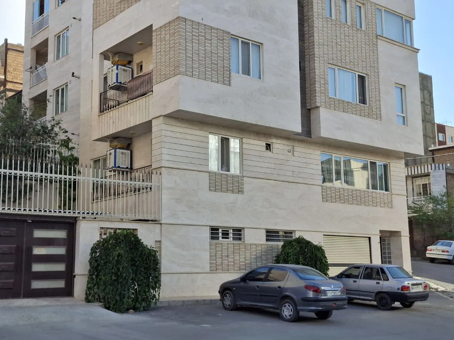 آپارتمان شهرک زاگرس خ آبیدر