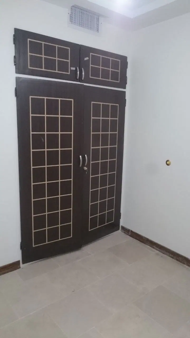 70 متر دو خوابه فول امکانات  بالکن دارد