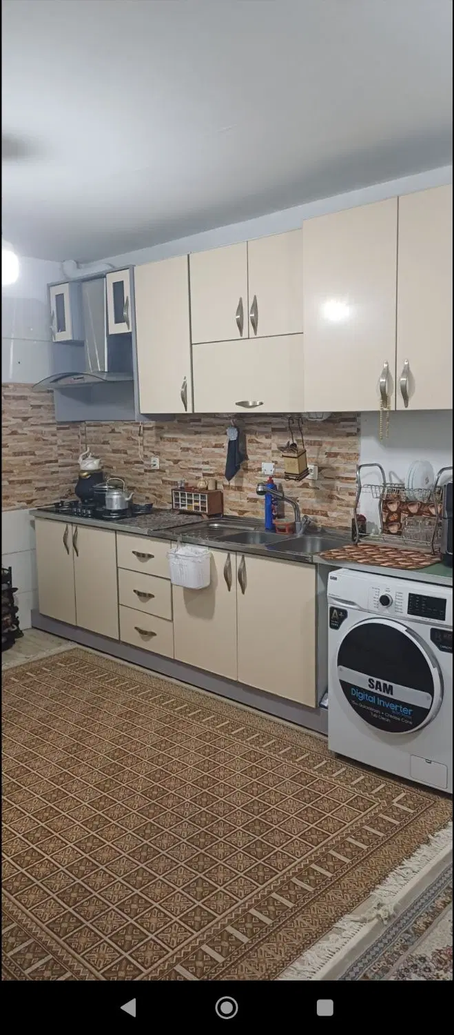 طبقه بالا مستقل