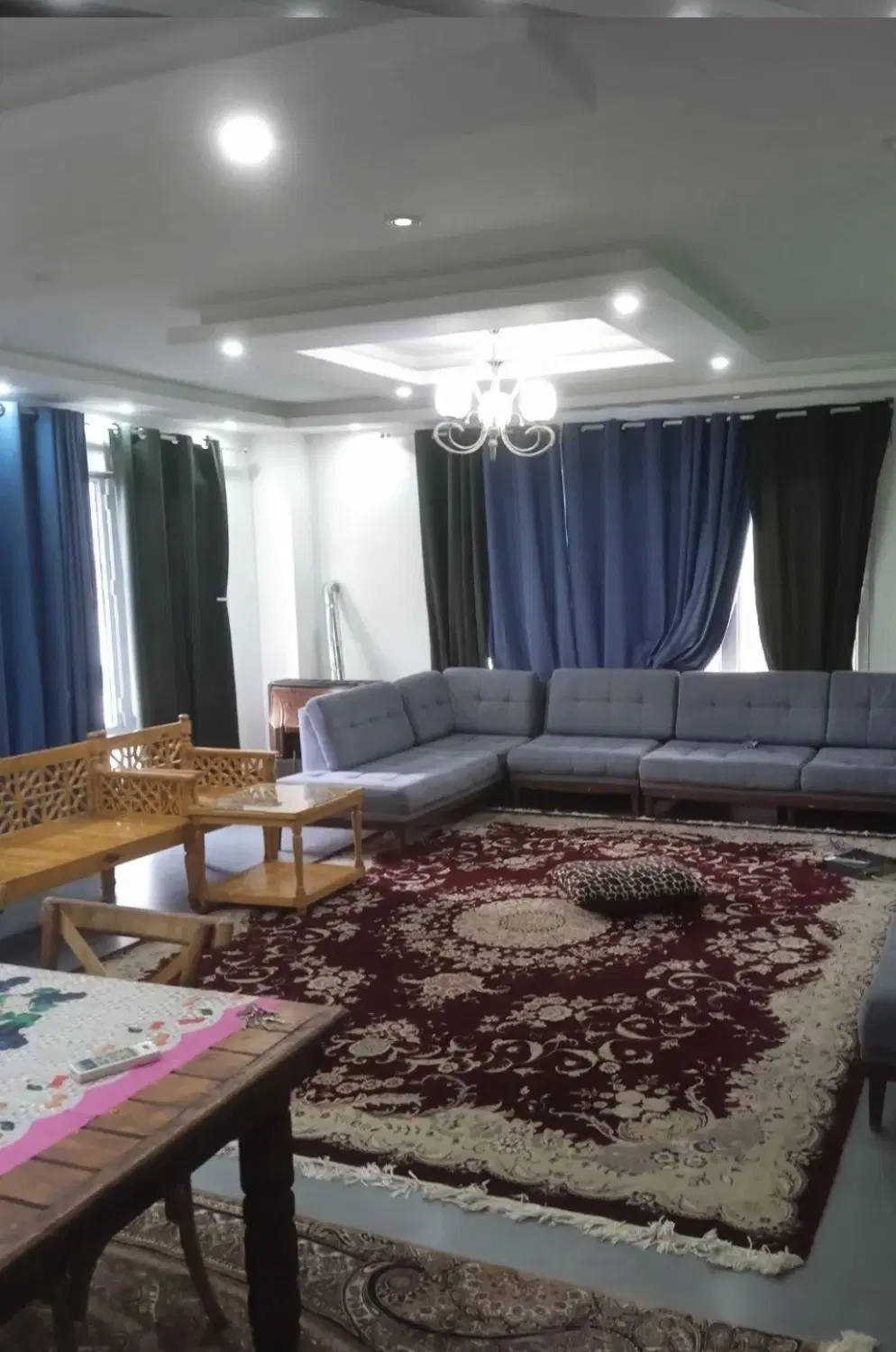 آپارتمان لوکس‌و‌مبله ۱۰۰متردوخواب مرکزشهر