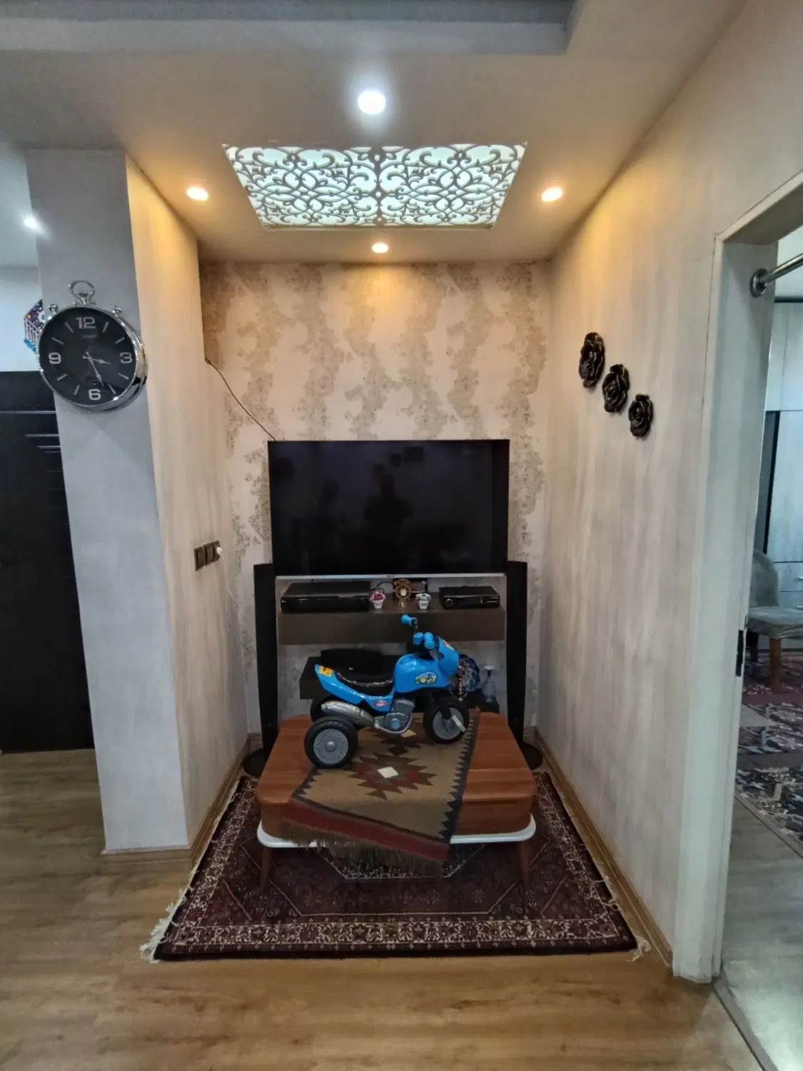 آپارتمان دوخوابه بسیار تمیز