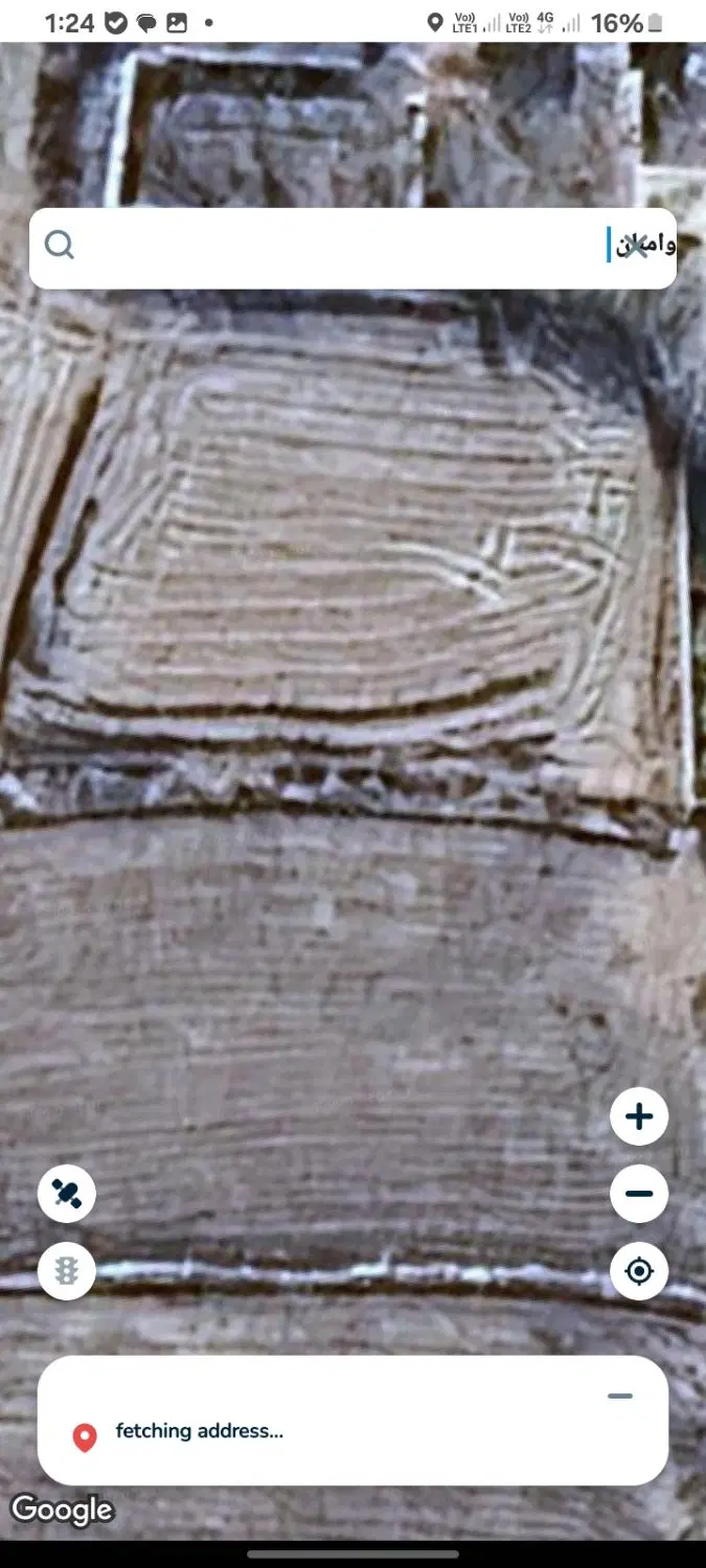 زمین کنار جاده اصلی