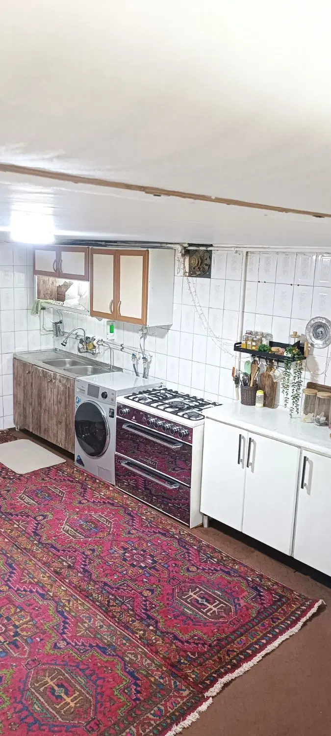 زیرزمین مثل همکف ۹۰ متر ۲ خوابه مستقل