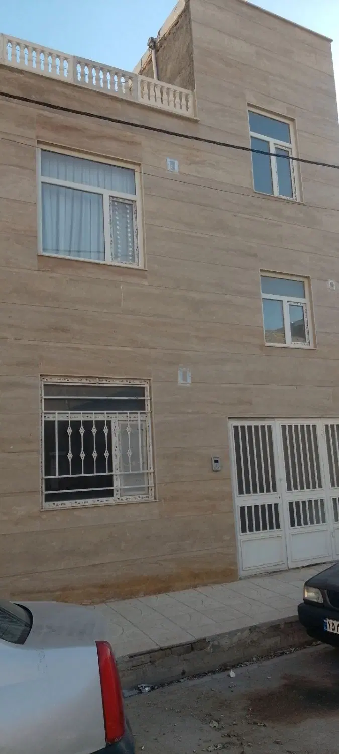 گاوخانه دو طبقه فروشی دربست