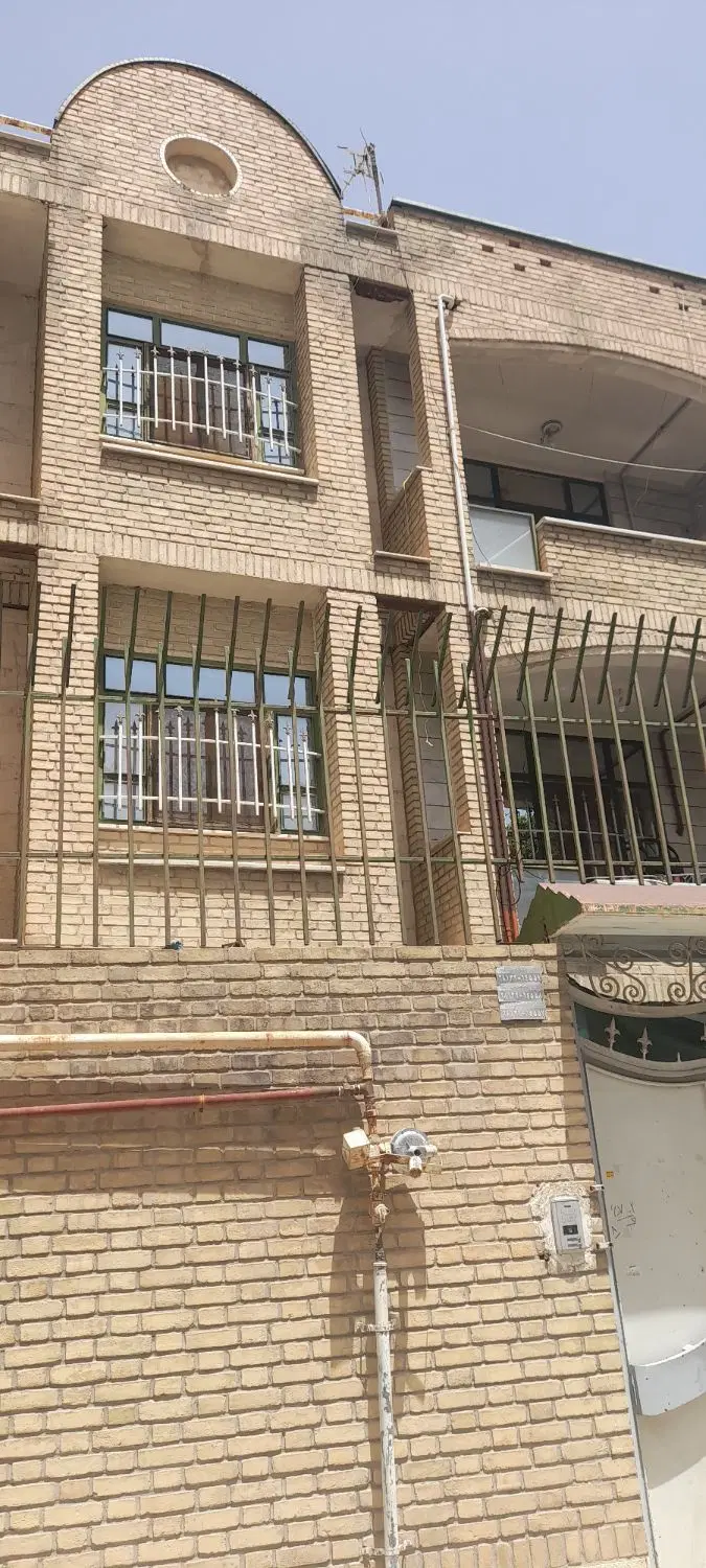 زمین ۱۰۰ متری سرابیاس
