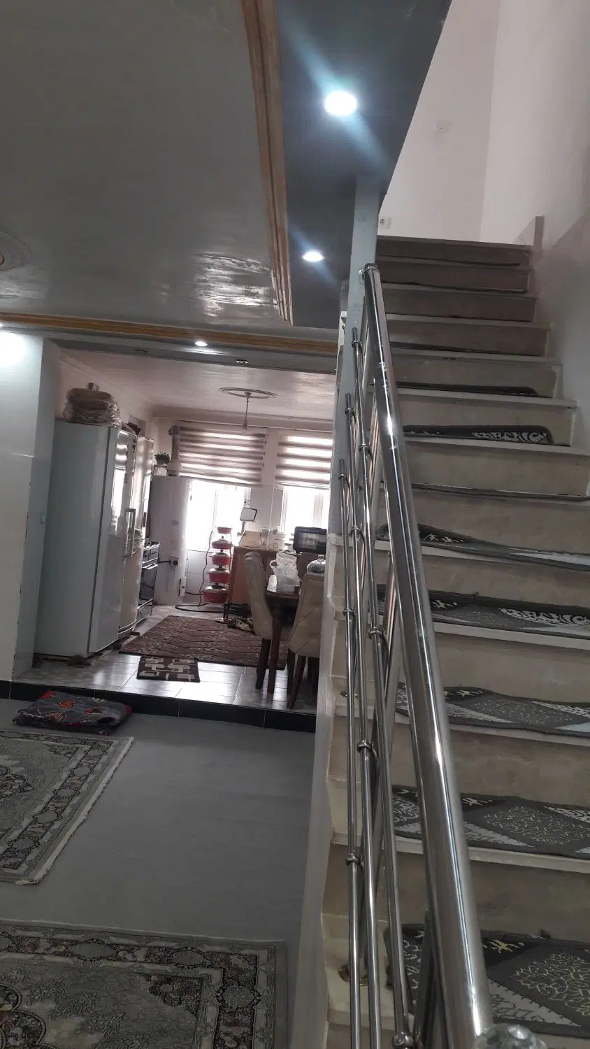 خانه ویلایی ۳طبقه. دو واحدی ۶دانگ سندازاد