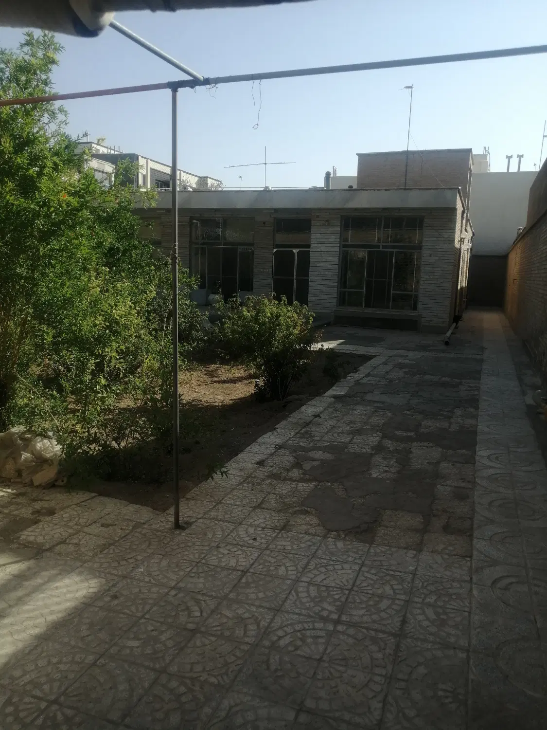 670 متر خونه ویلایی مسکونی و تجاری