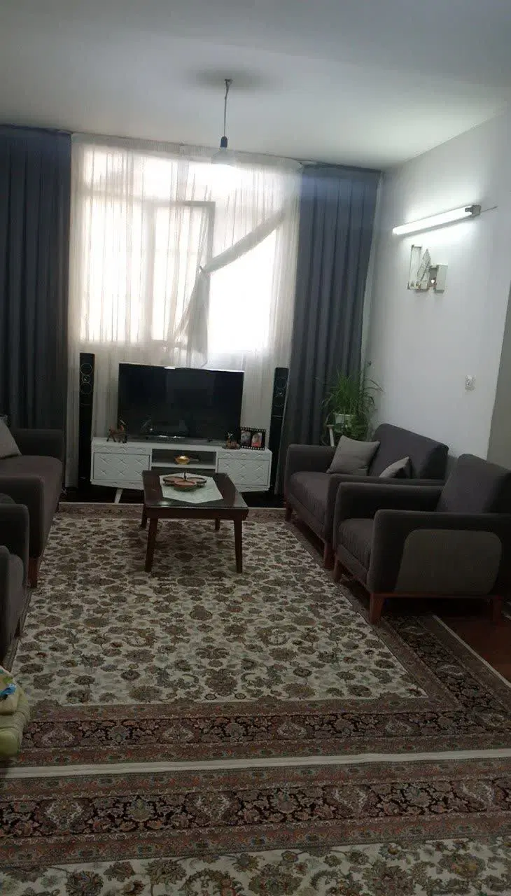 ۶۰متری تک خواب+۱۰ متر حیاط خلوت