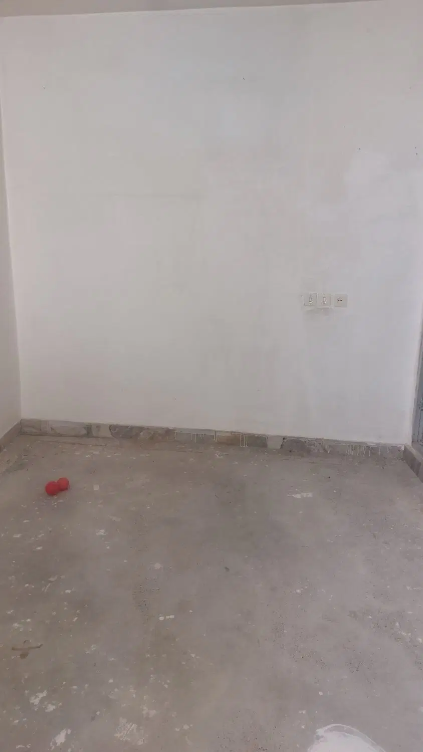 خانه دو طبقه، کوچه روبروی بانک صادرات