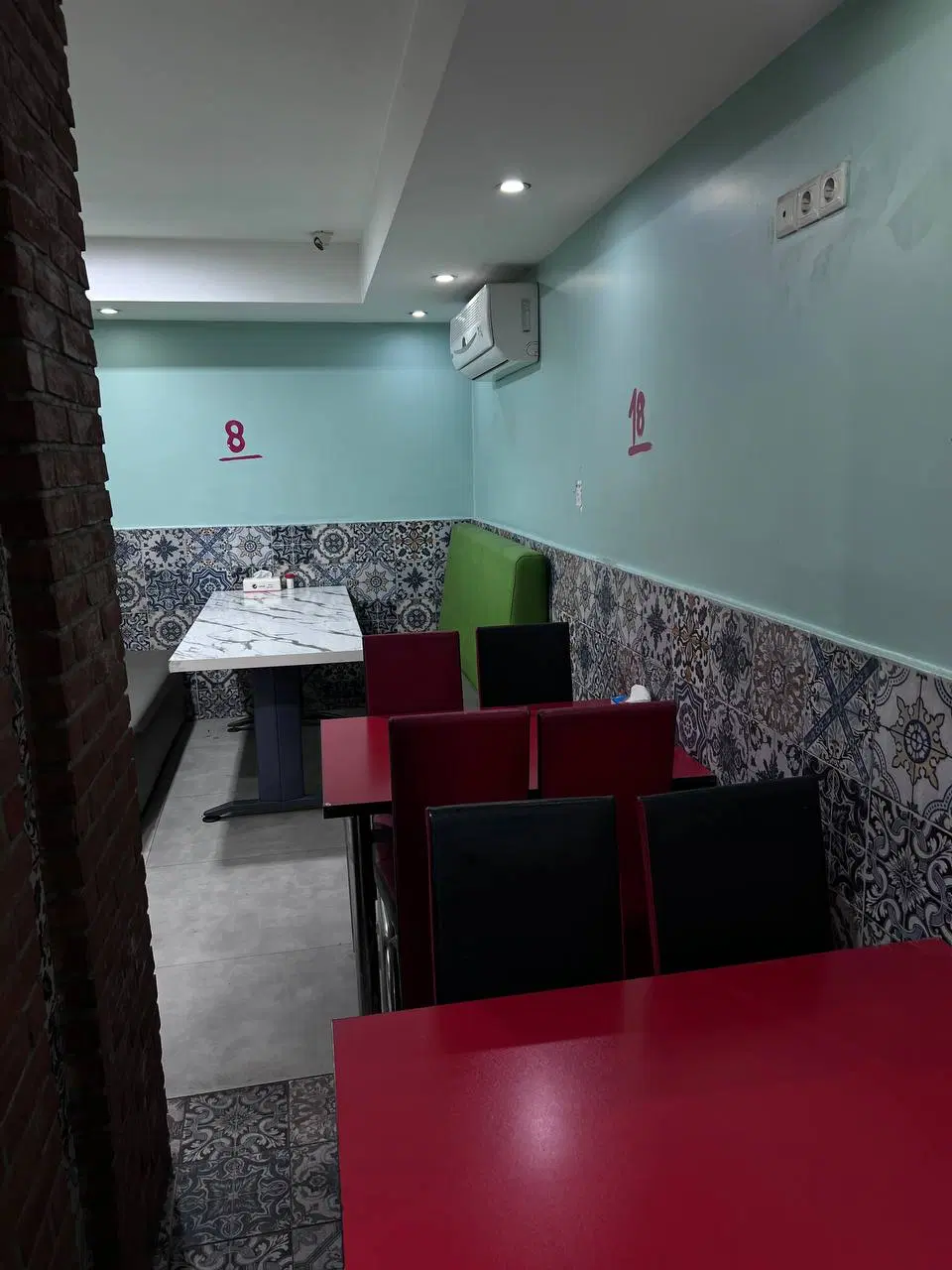 یک باب مغازه ۱۶۰ متری در بازار امزاده حسن