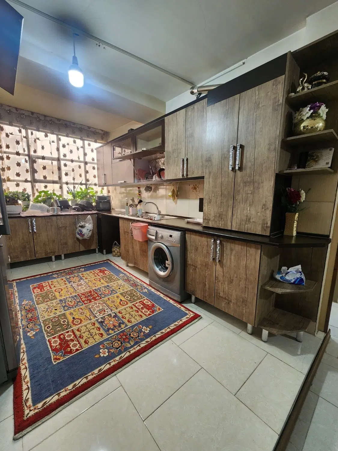 ۶۵ متر_دو خواب_لوکیشن‌تاپ