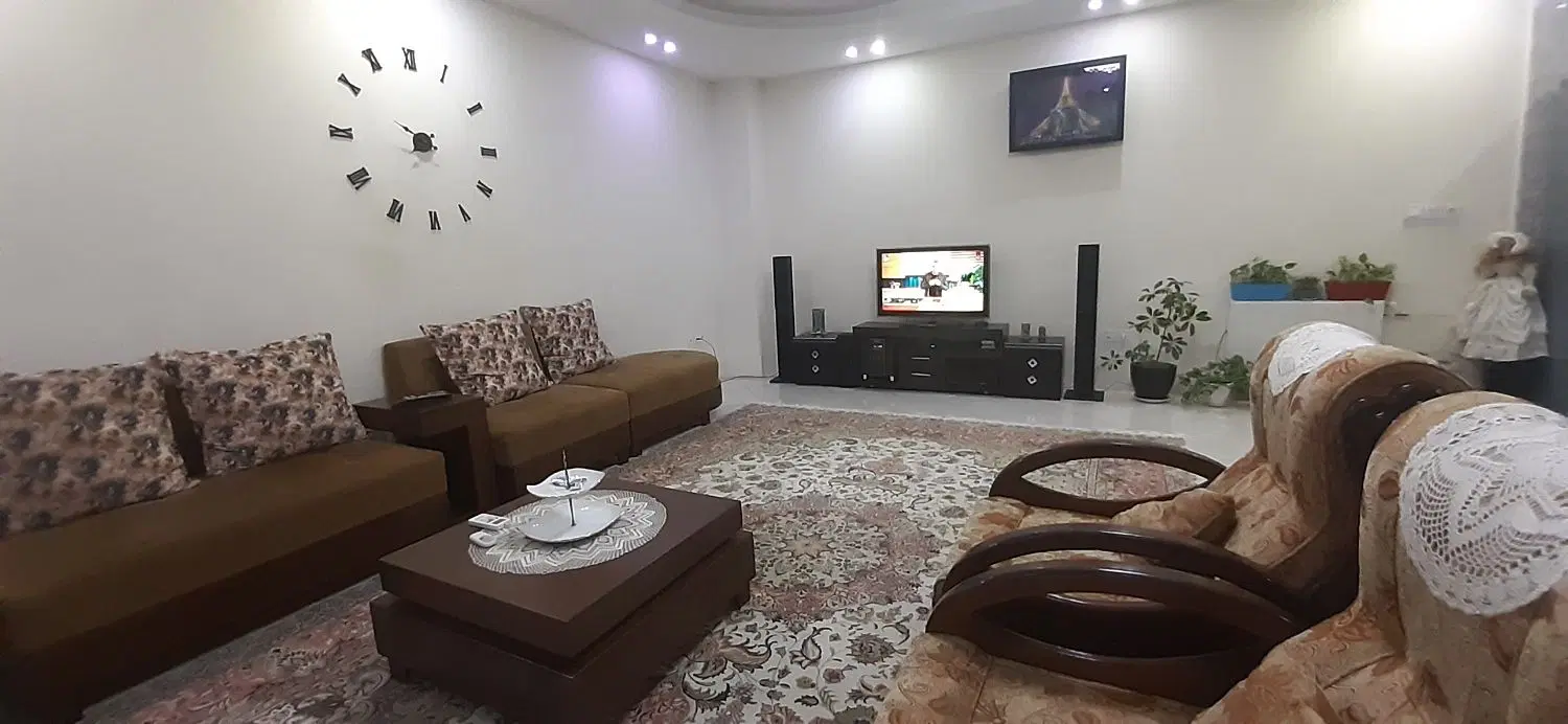 ۷۸ متر دو خوابه  سالن مربع