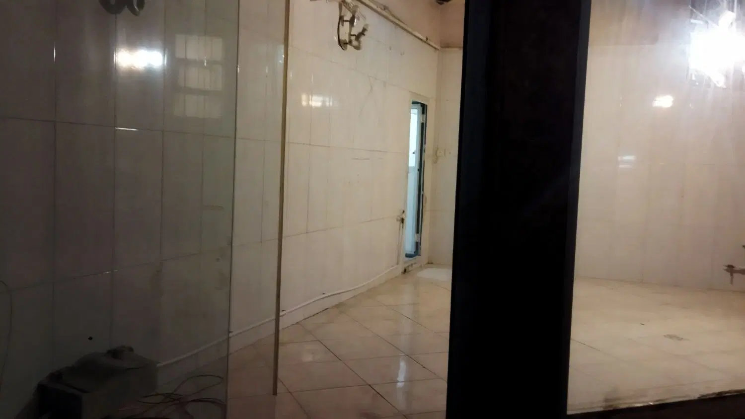 یک باب مغازه درخیابان امام شهید غلامی