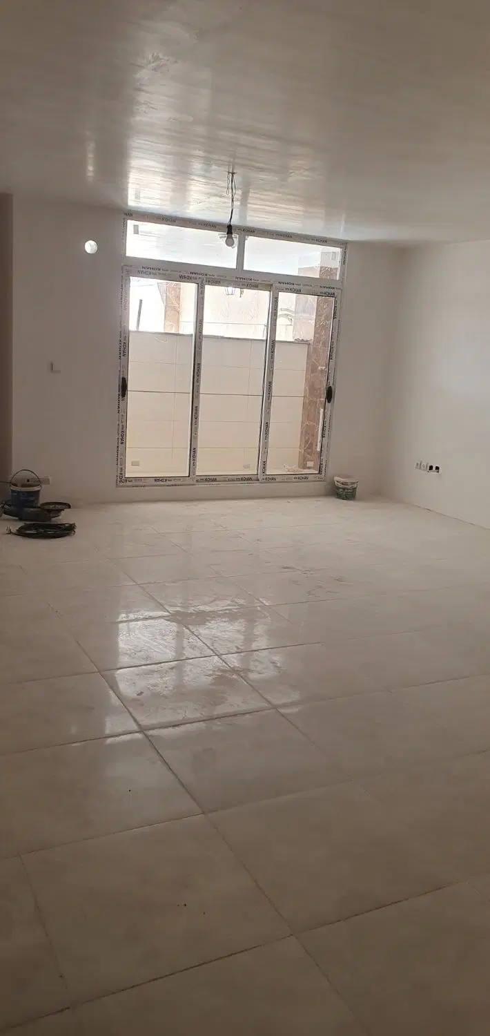 اپارتمان همکف۹۰متری درشهرک سیمرغ