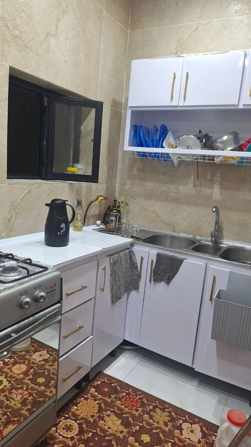 ساختمان نوساز خیابان کارگر